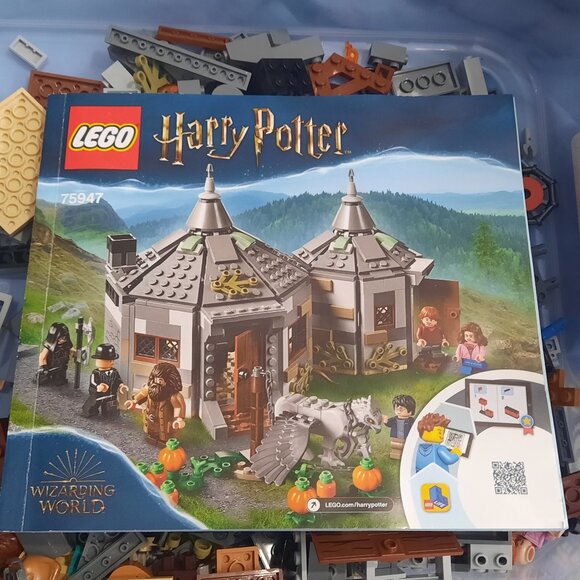 LEGO Harry Potter Hagrid's Hut: Buckbeak's Rescue - Picture 3 of 6